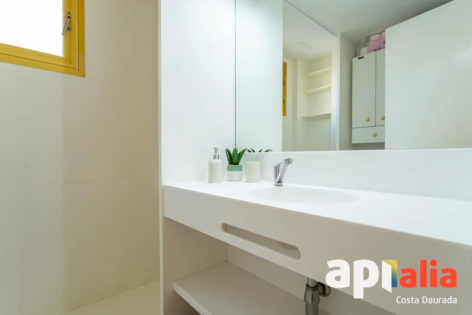 Baño de Apartamento en venta en Salou con Calefacción y Terraza