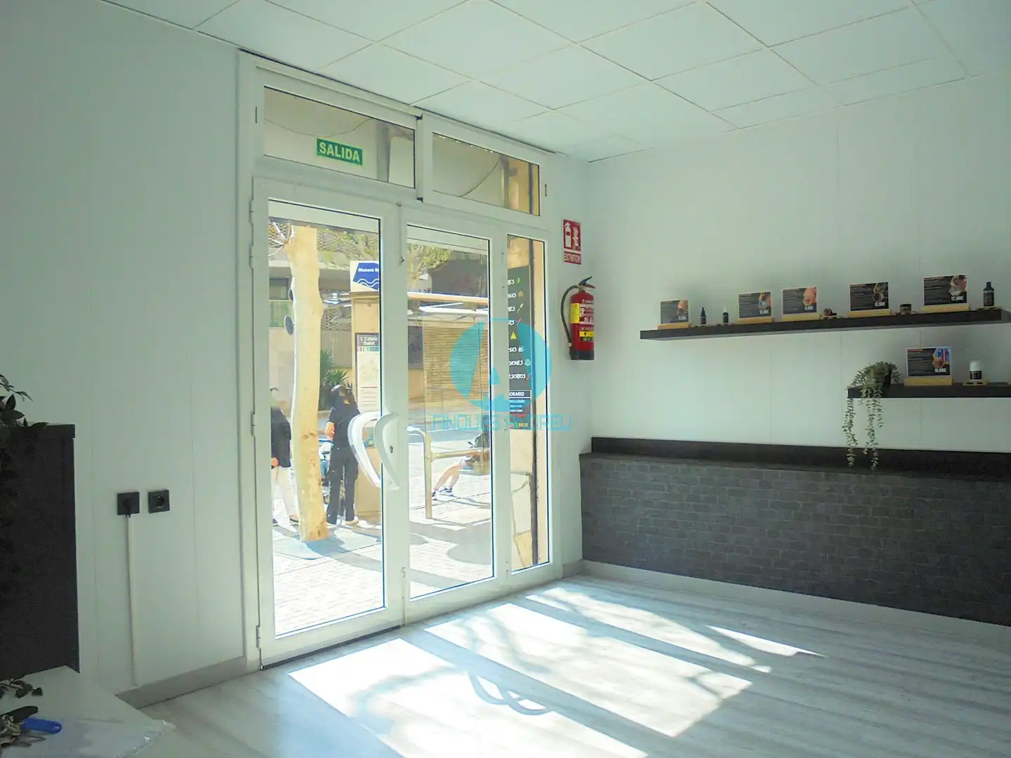 Locale commerciale in vendita a Peramàs
