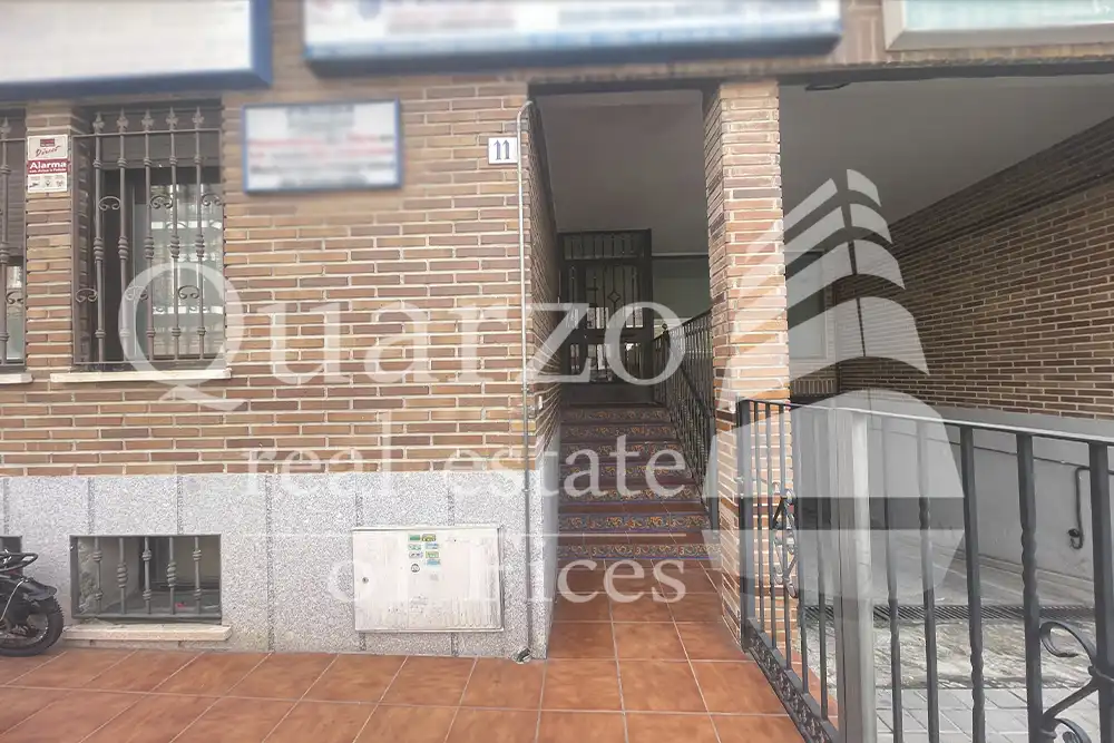 Vista exterior de Oficina en venda en Móstoles amb Calefacció