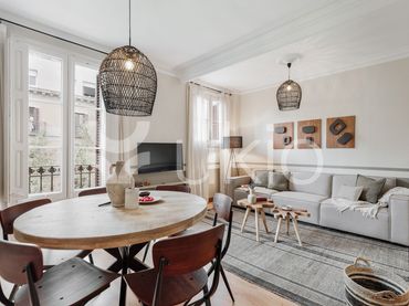 Apartament amb ascensor de lloguer a Carrer del Bruc