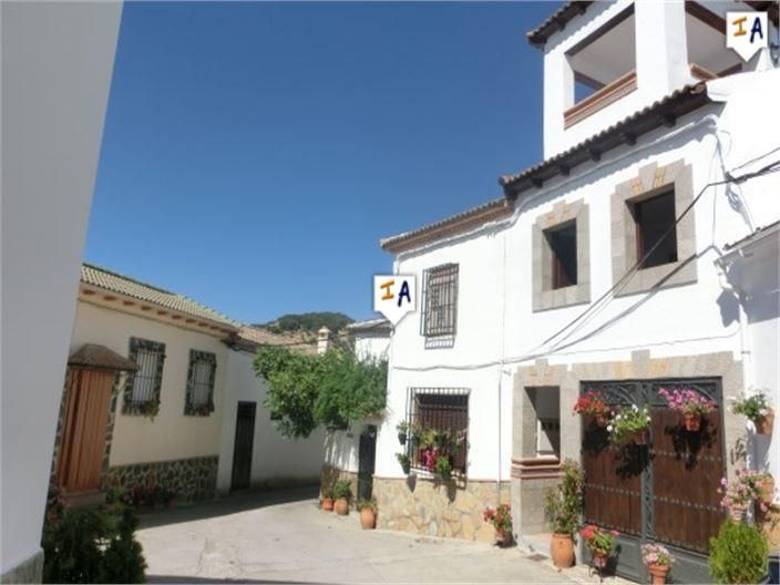 Exterior view of Single-family semi-detached for sale in Frailes  with Terrace, Storage room and Swimming Pool
