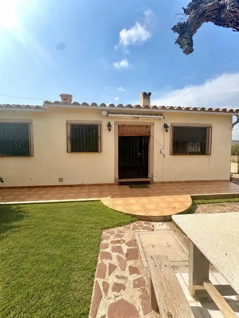Vista exterior de Casa o xalet de lloguer en Castellón de la Plana / Castelló de la Plana