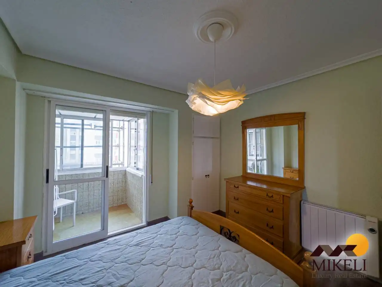 Schlafzimmer von Wohnung zur Miete in Santander mit Heizung, Terrasse und Möbliert