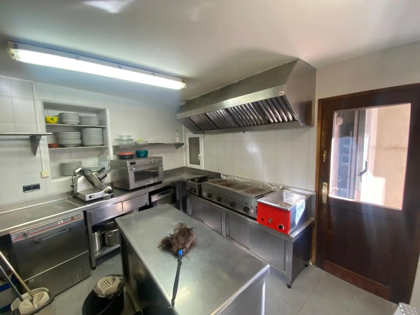 Cuina de Local en venda en Santa Pau amb Moblat