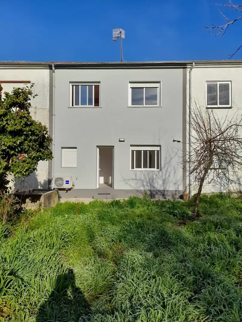 Exterior view of Detached homes for rent in O Carballiño    with Air Conditioner, Heating and Private garden