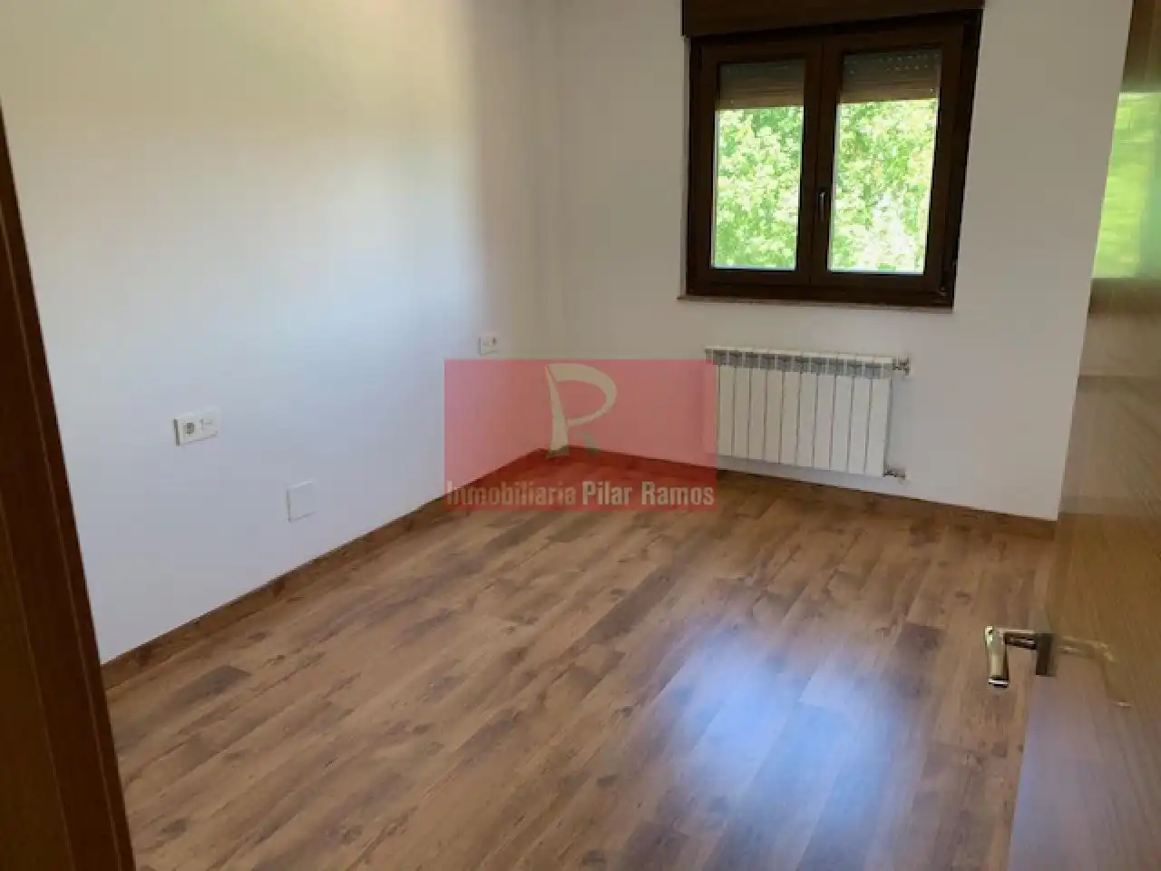Dormitori de Casa adosada de lloguer en Sariegos amb Calefacció, Jardí privat i Parquet