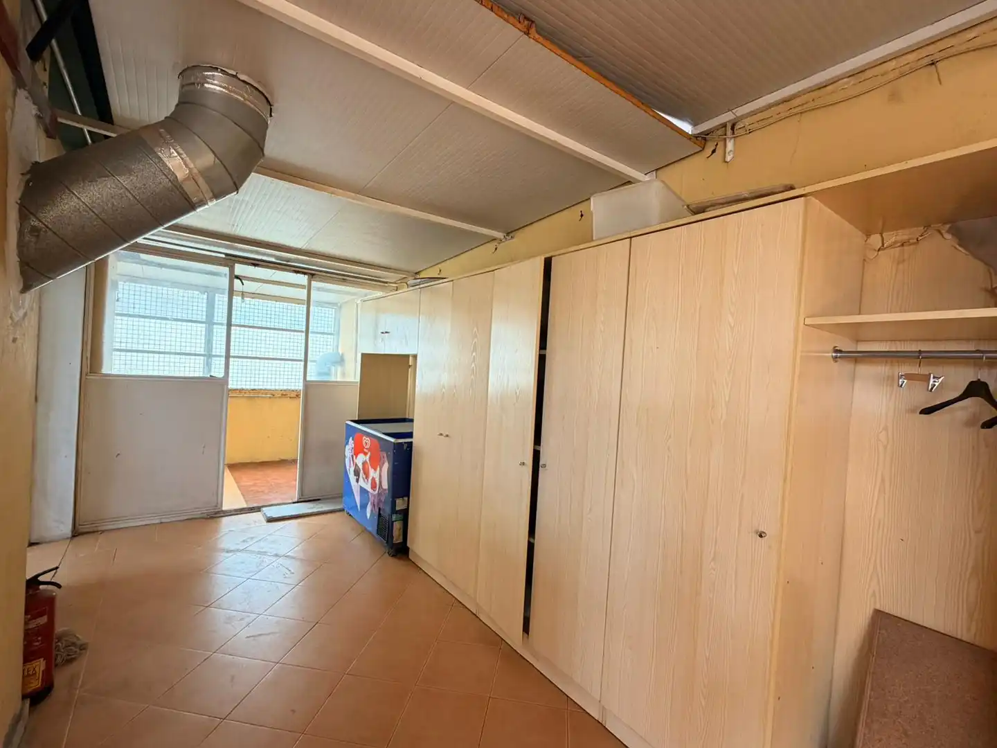 Local de alquiler en Estepona con Aire acondicionado, Parquet y Terraza