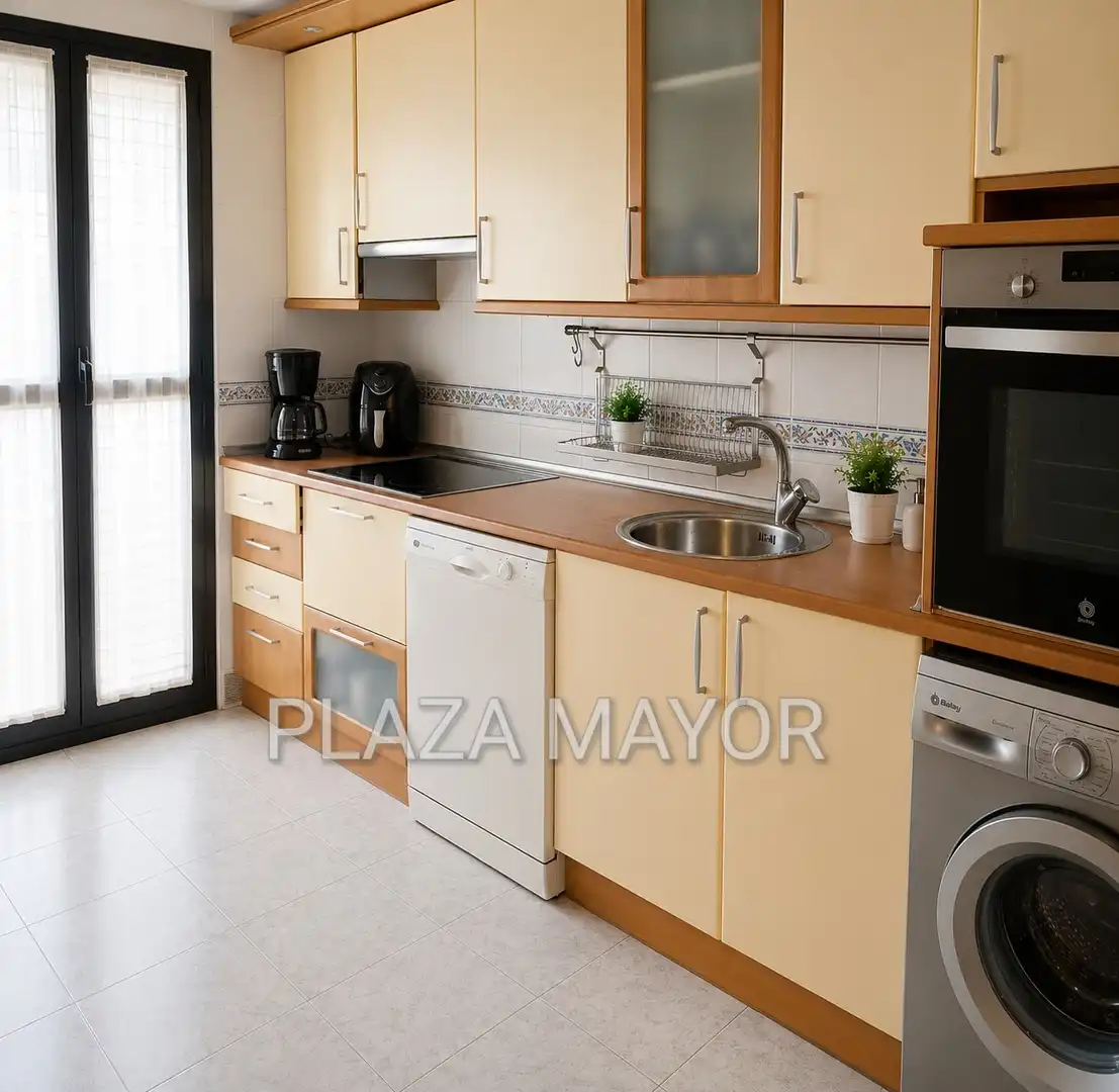 Cocina de Piso en venta en Salamanca con Calefacción, Horno y Lavadora