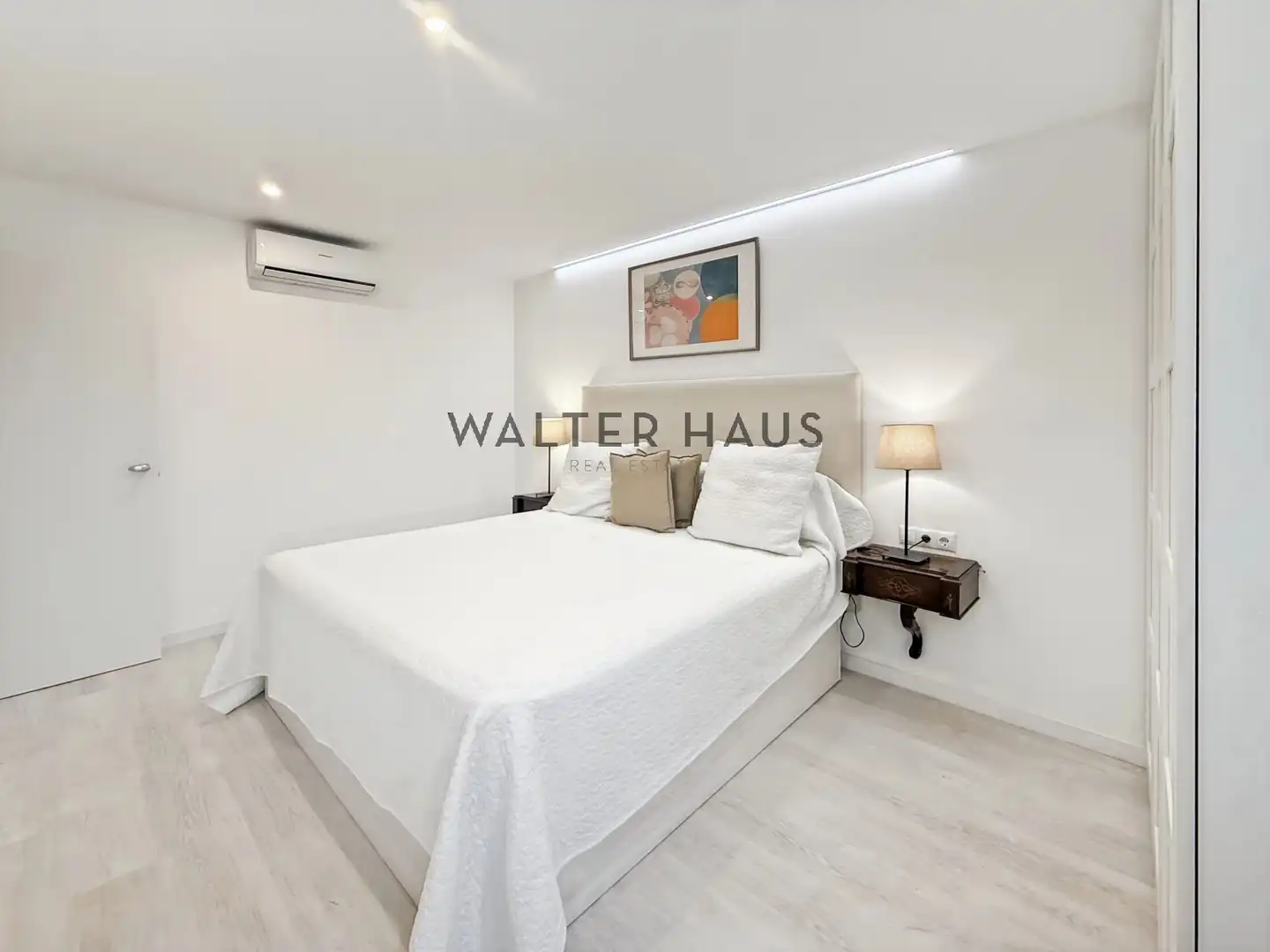 Habitación de Dúplex en venta en Barcelona con Aire acondicionado y Amueblado