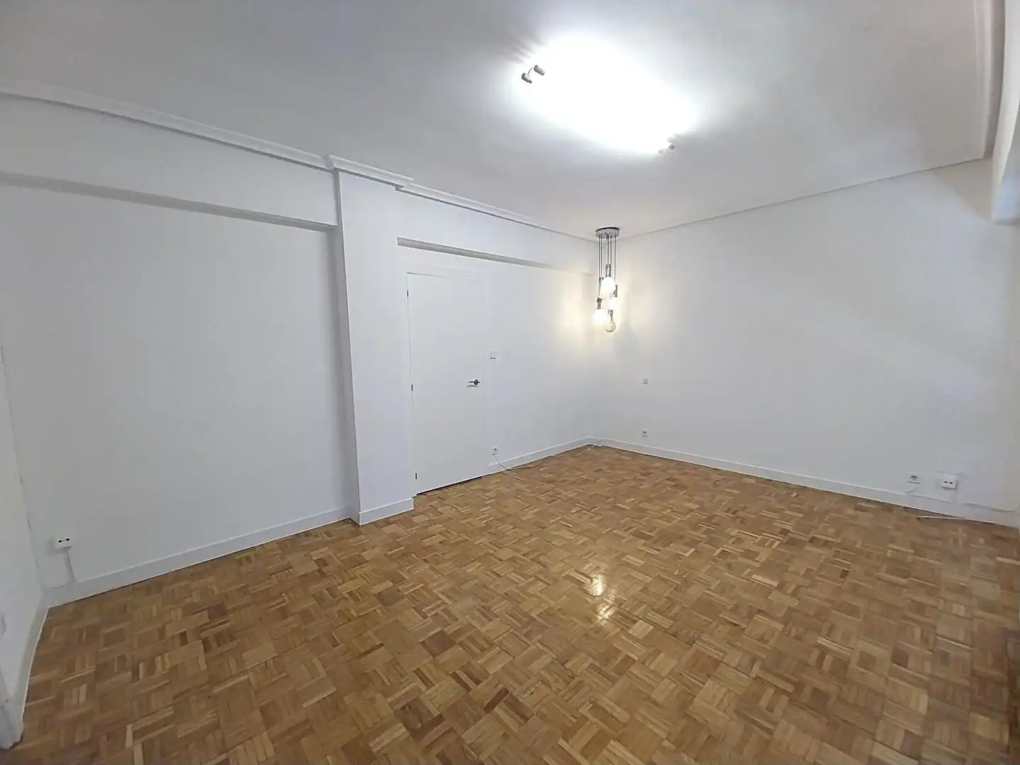 Dormitori de Pis en venda en Valladolid amb Calefacció, Parquet i Terrassa