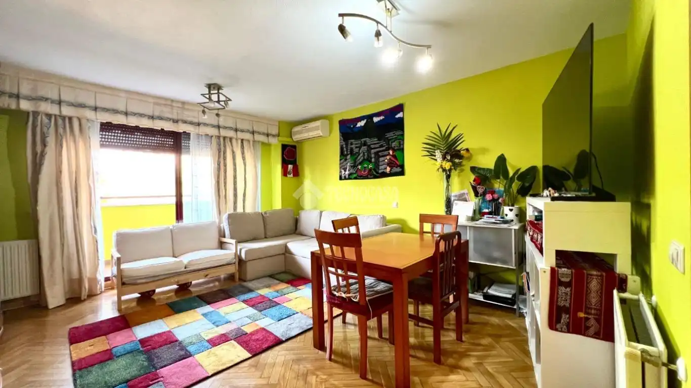 Living room of Flat for sale in Madrid  with Air Conditioner, Heating and Parquet flooring