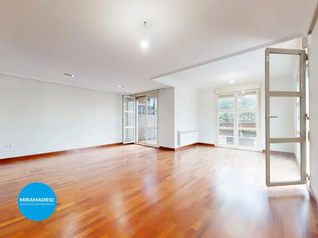 Sala de estar de Casa o chalet en venta en Paracuellos de Jarama con Piscina