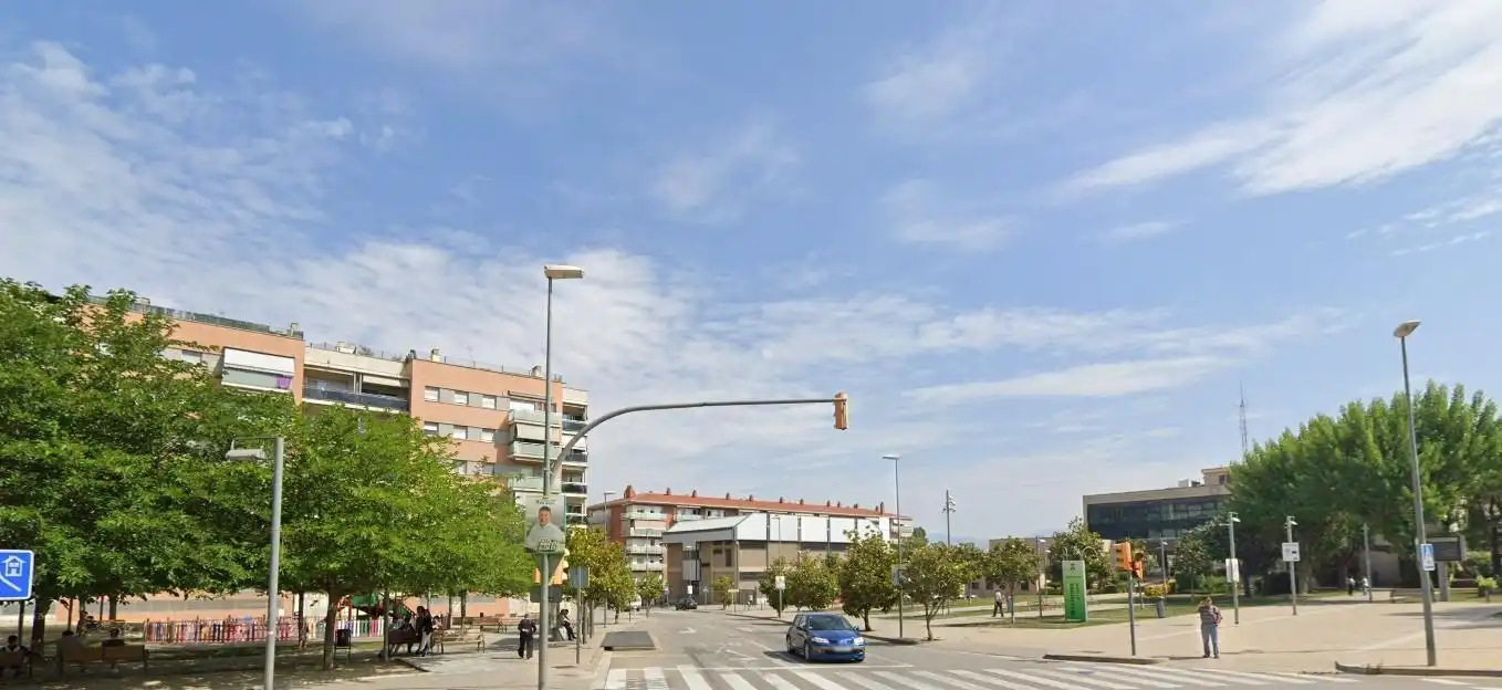 Vista exterior de Pis en venda en Montornès del Vallès