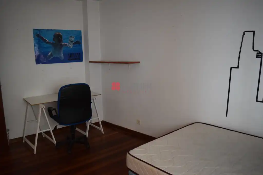Bedroom of Flat for sale in Santiago de Compostela   with Heating and Furnished