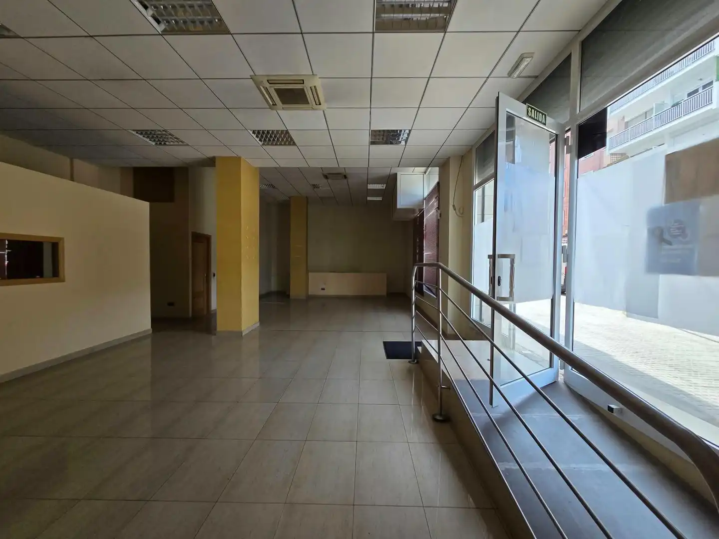 Local en venta en Olesa de Montserrat con Aire acondicionado