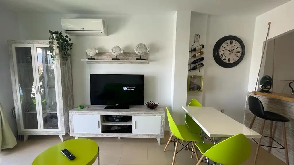 Wohnzimmer von Dachboden zum Verkauf in Pulpí mit Klimaanlage, Heizung und Privatgarten