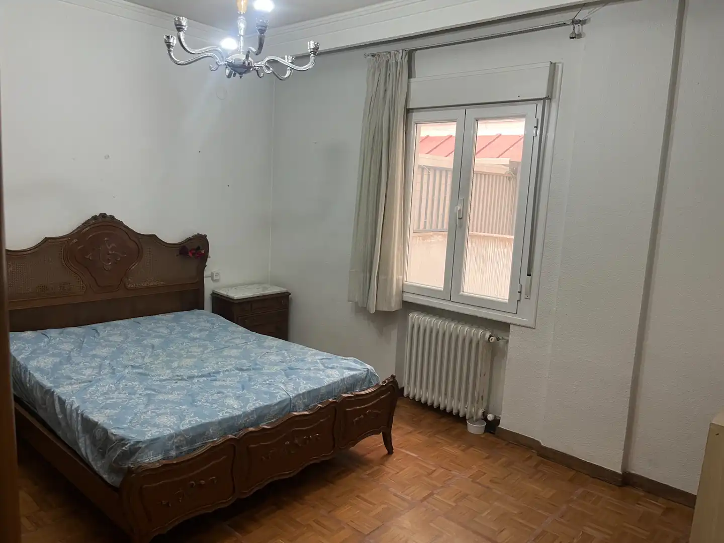 Bedroom of Flat for sale in Salamanca  with Heating, Parquet flooring and Furnished