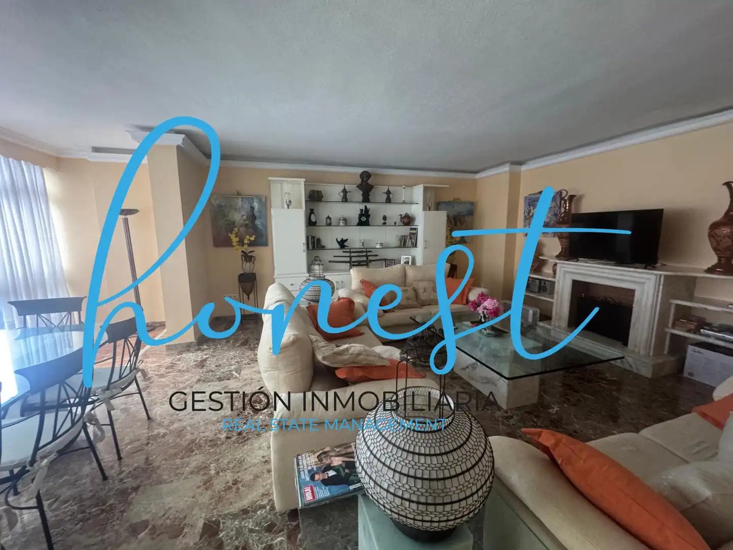 Living room of Flat for sale in Torremolinos  with Air Conditioner and Furnished