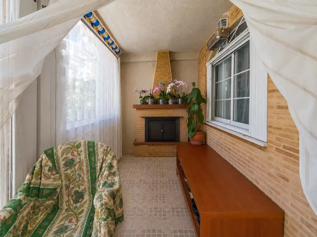 Terrasse von Haus oder Chalet zum Verkauf in Torrevieja mit Klimaanlage, Privatgarten und Möbliert