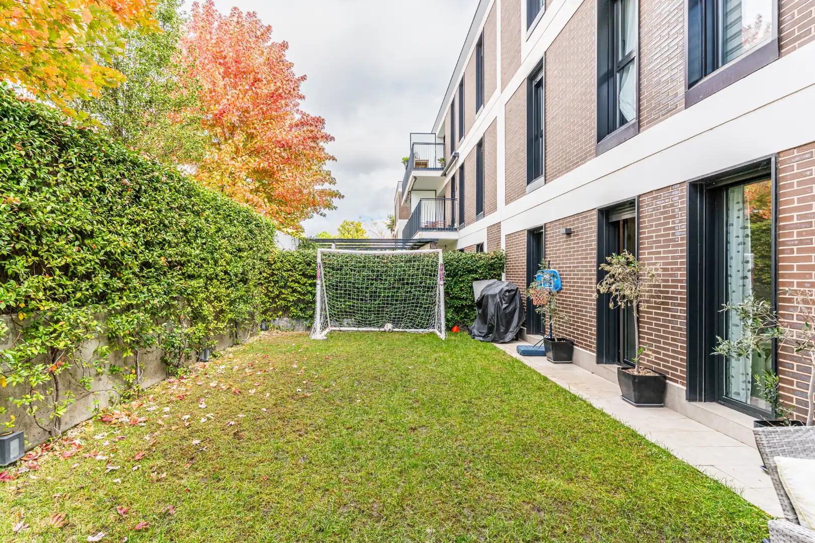 Exterior view of Flat for sale in Las Rozas de Madrid  with Air Conditioner, Heating and Private garden