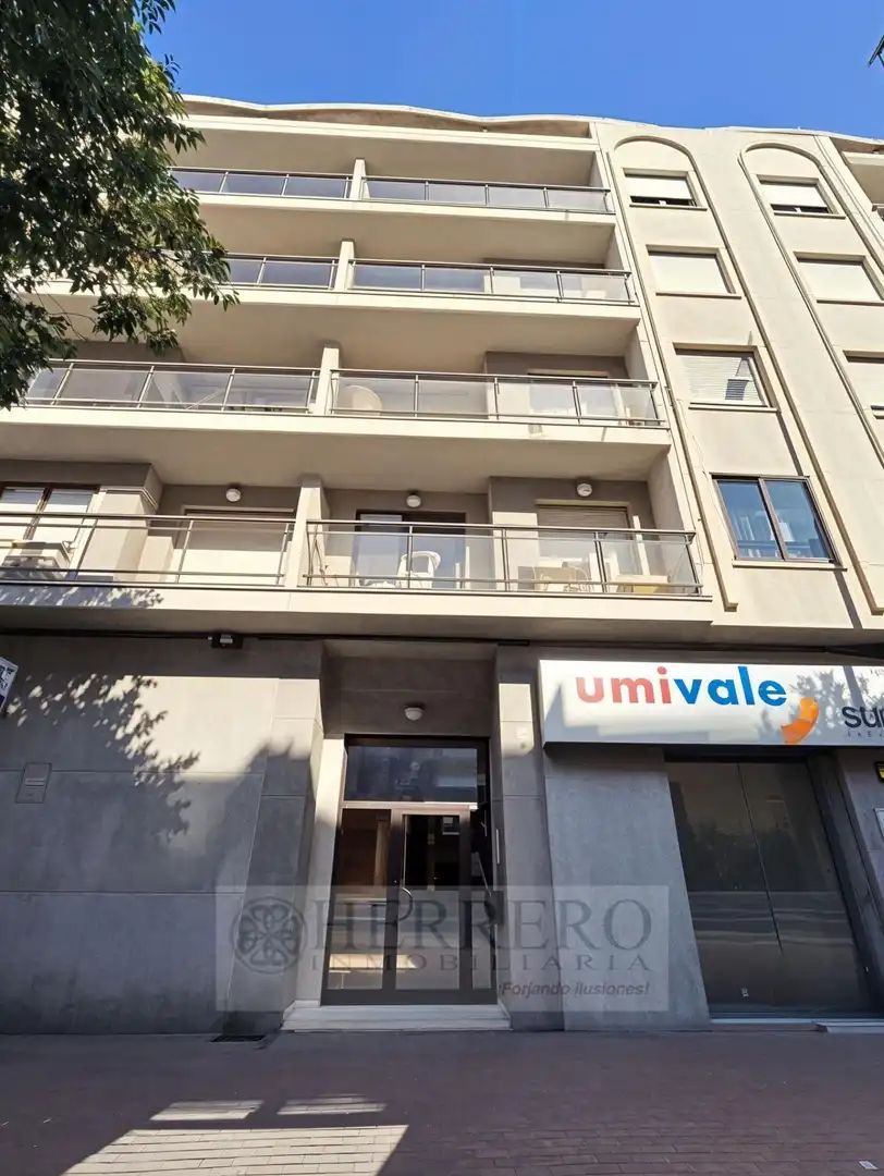 Vista exterior de Pis en venda en Gandia amb Traster, Moblat i Balcó