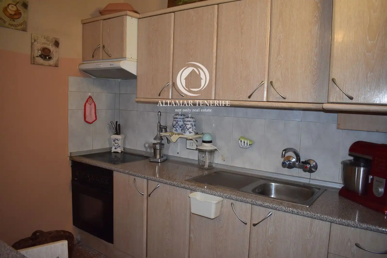 Cuina de Casa o xalet en venda en Icod de los Vinos amb Terrassa, Traster i Moblat