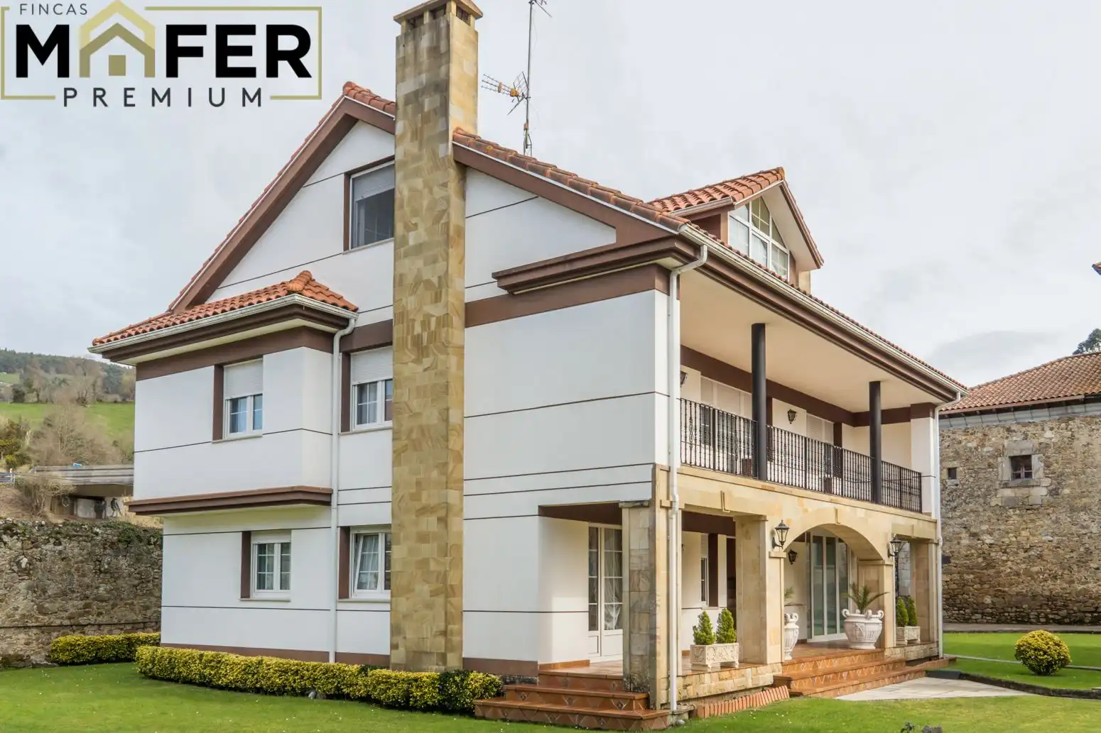 Außenansicht von Haus oder Chalet zum Verkauf in Ampuero mit Heizung, Privatgarten und Parkett