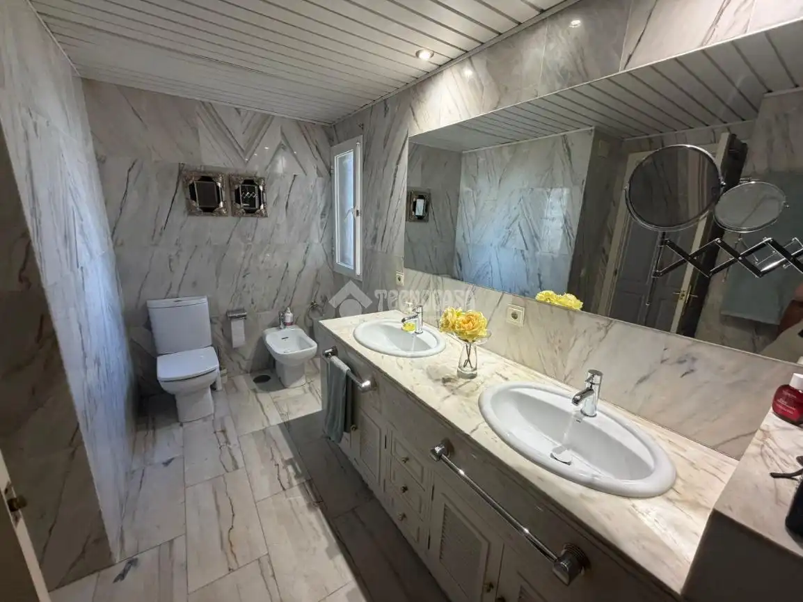 Baño de Casa o chalet en venta en Badajoz con Aire acondicionado, Jardín privado y Piscina