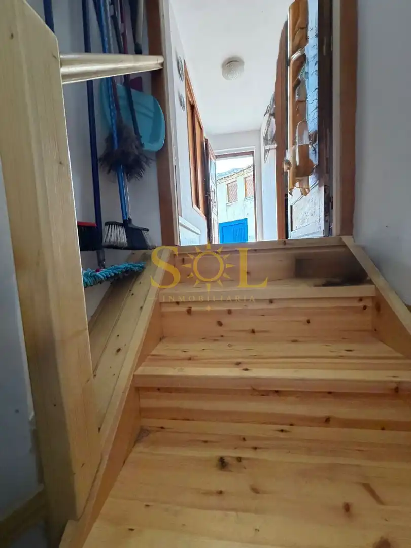 Terrassa de Casa o xalet en venda en Los Barrios de Luna  amb Calefacció i Moblat