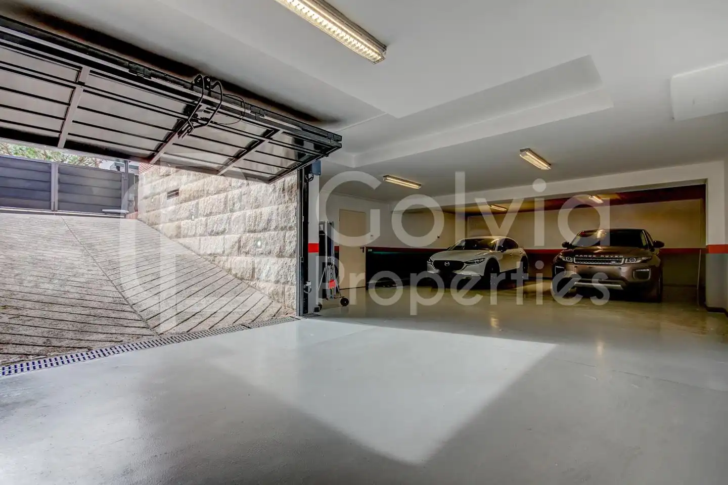 Parking de Casa o chalet en venta en Viladecans con Aire acondicionado, Calefacción y Jardín privado