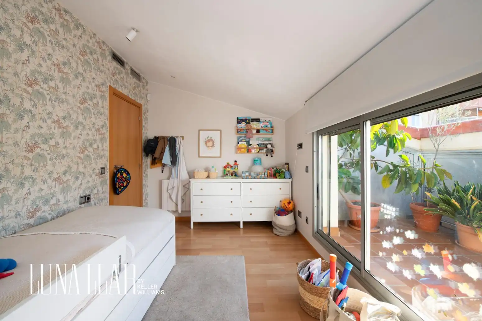 Bedroom of Flat for sale in Castelldefels  with Parquet flooring, Terrace and Balcony