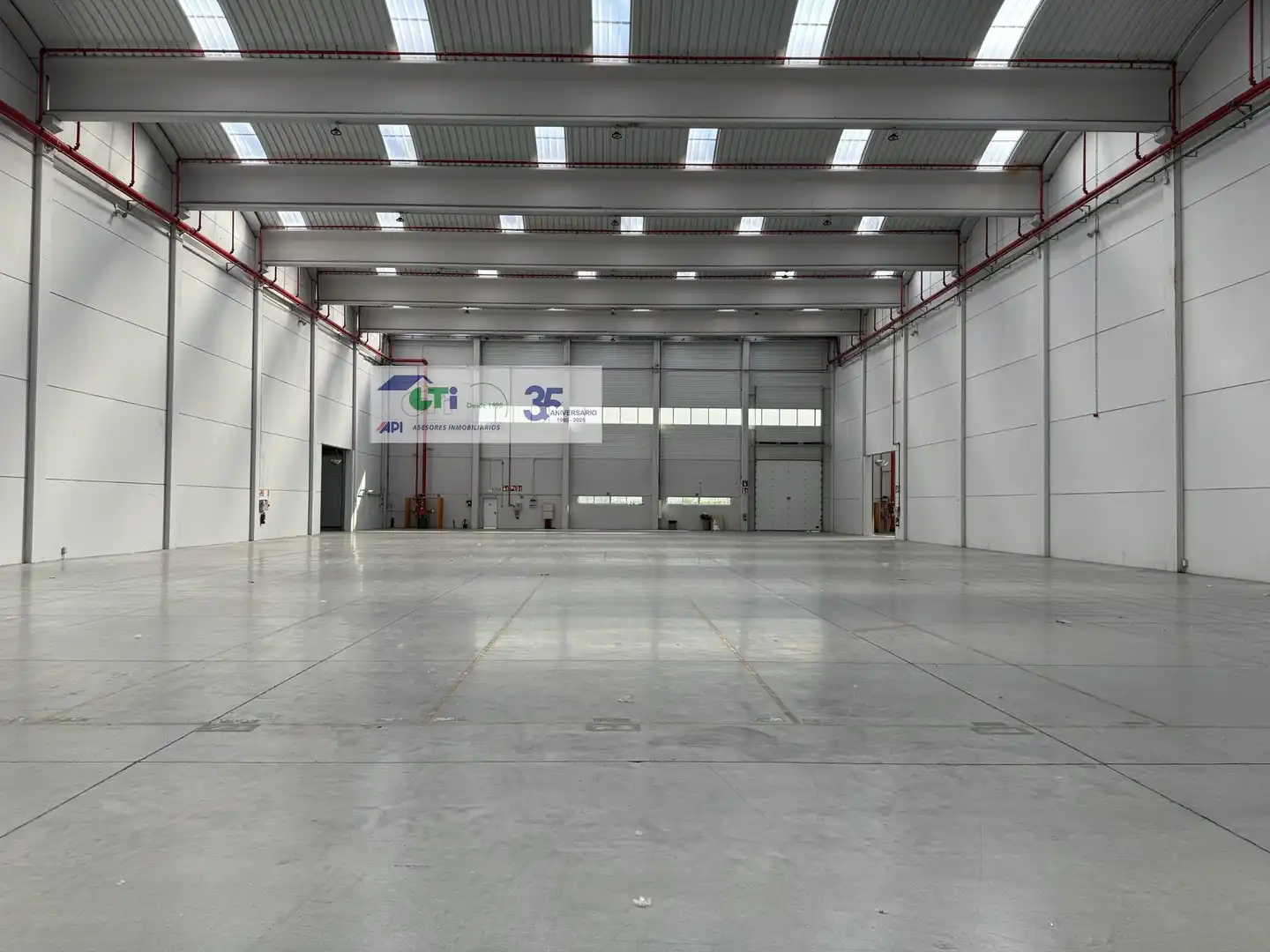 Nau industrial de lloguer a OSCA 2