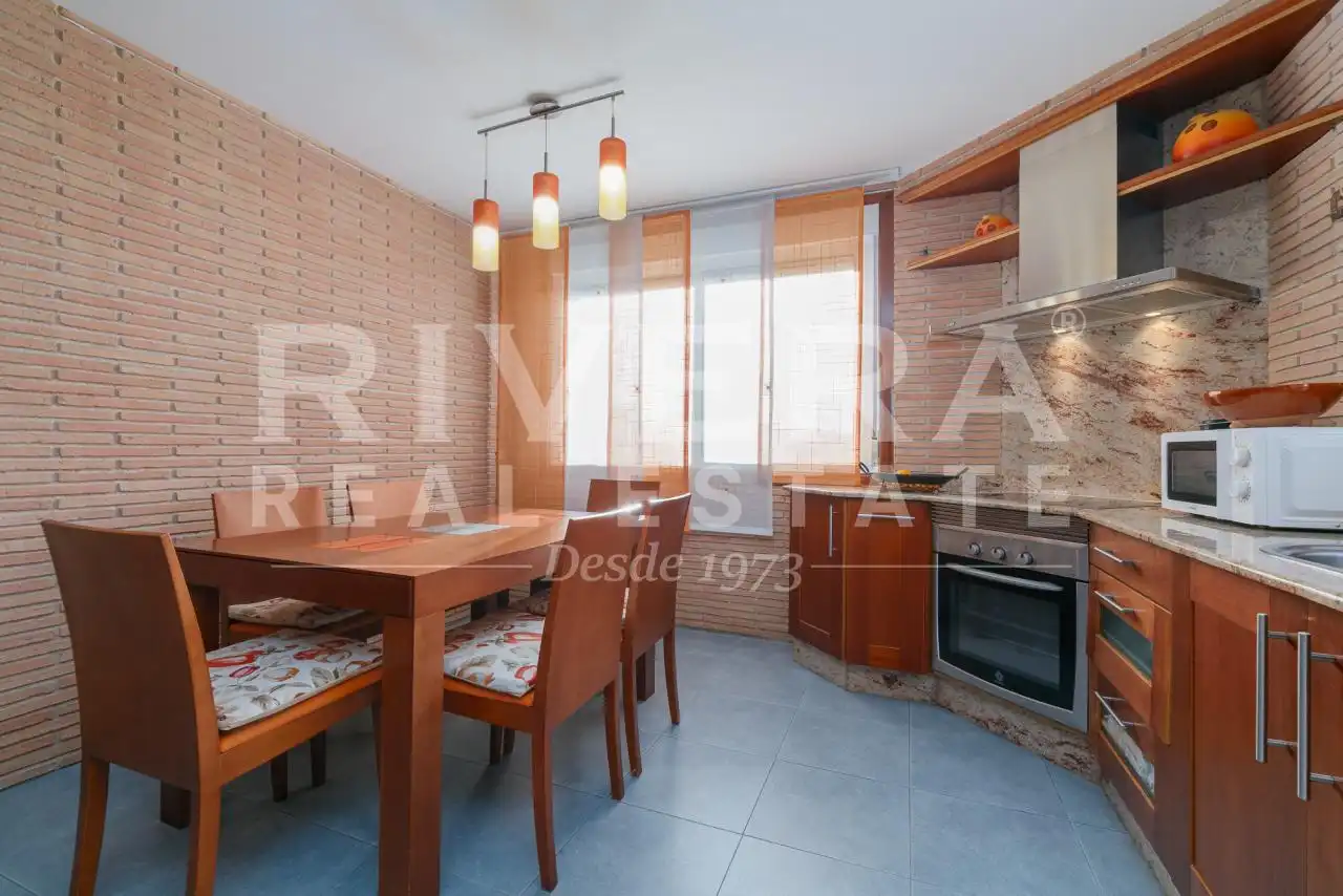 Cocina de Casa o chalet en venta en Vigo  con Calefacción, Jardín privado y Parquet