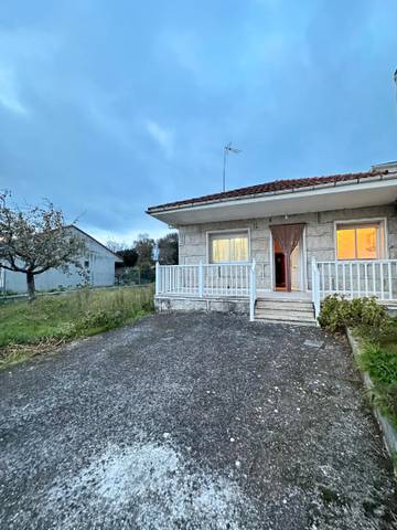 Casa-chalet en Venta en Monterrei