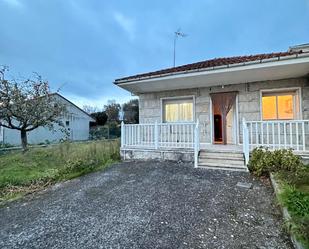 Vista exterior de Casa o xalet en venda en Monterrei amb Jardí privat, Terrassa i Traster