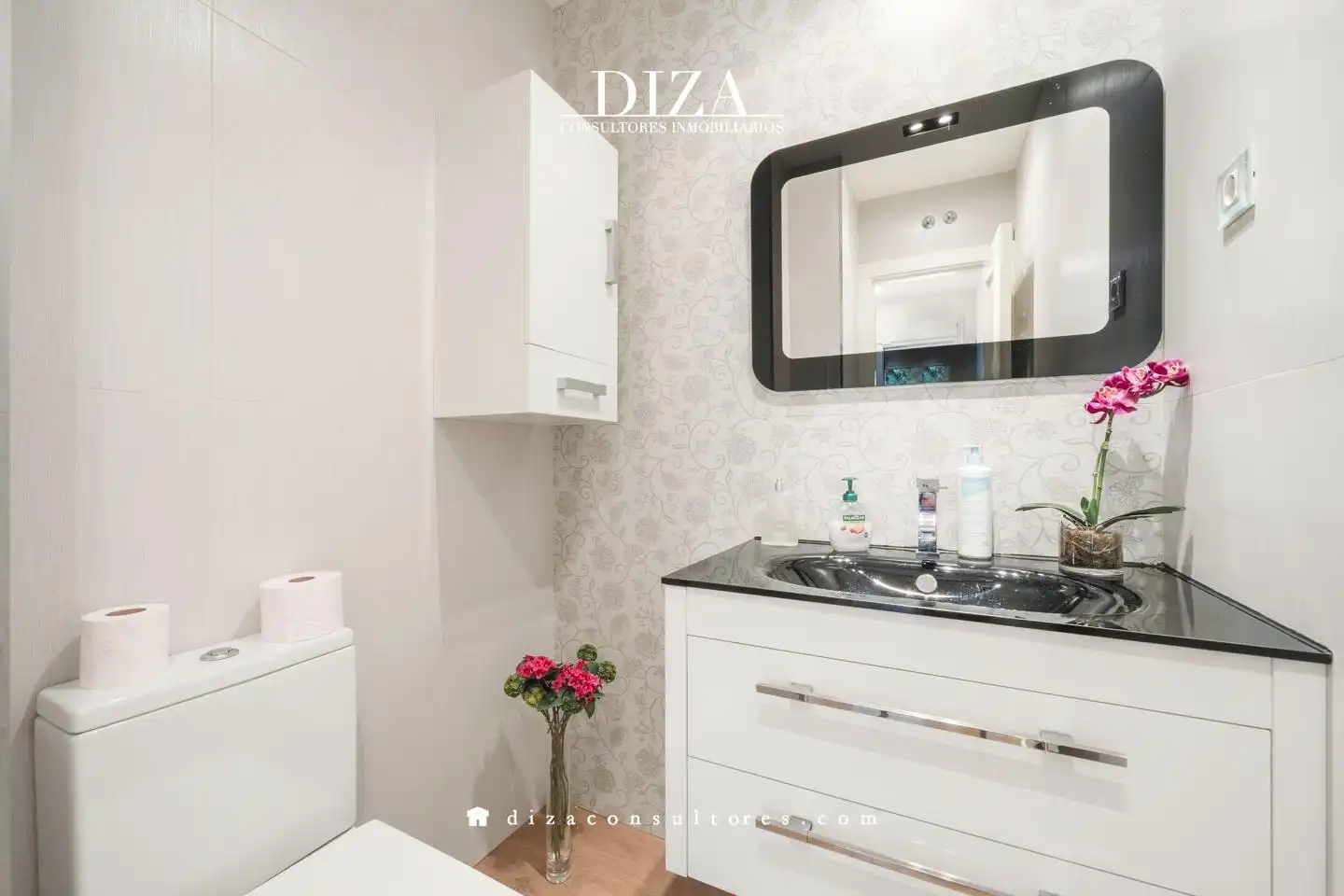 Bathroom of Houses for rent in Madrid  with Air Conditioner, Heating and Private garden