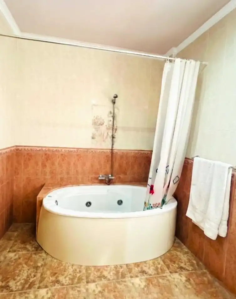 Bany de Casa o xalet en venda en Murcia amb Aire condicionat, Jardí privat i Terrassa
