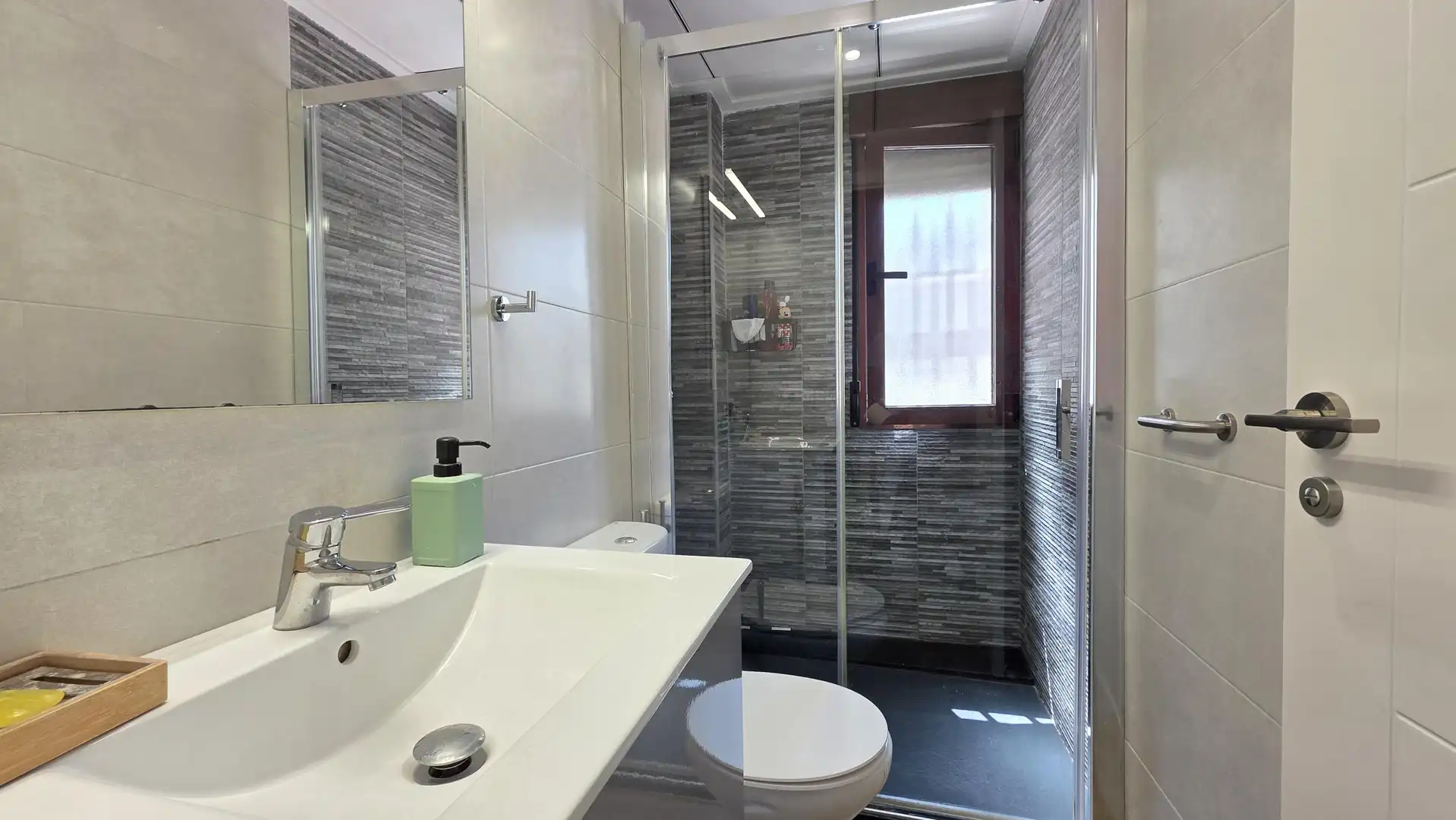 Bathroom of Flat for sale in Gandia  with Air Conditioner, Terrace and Balcony