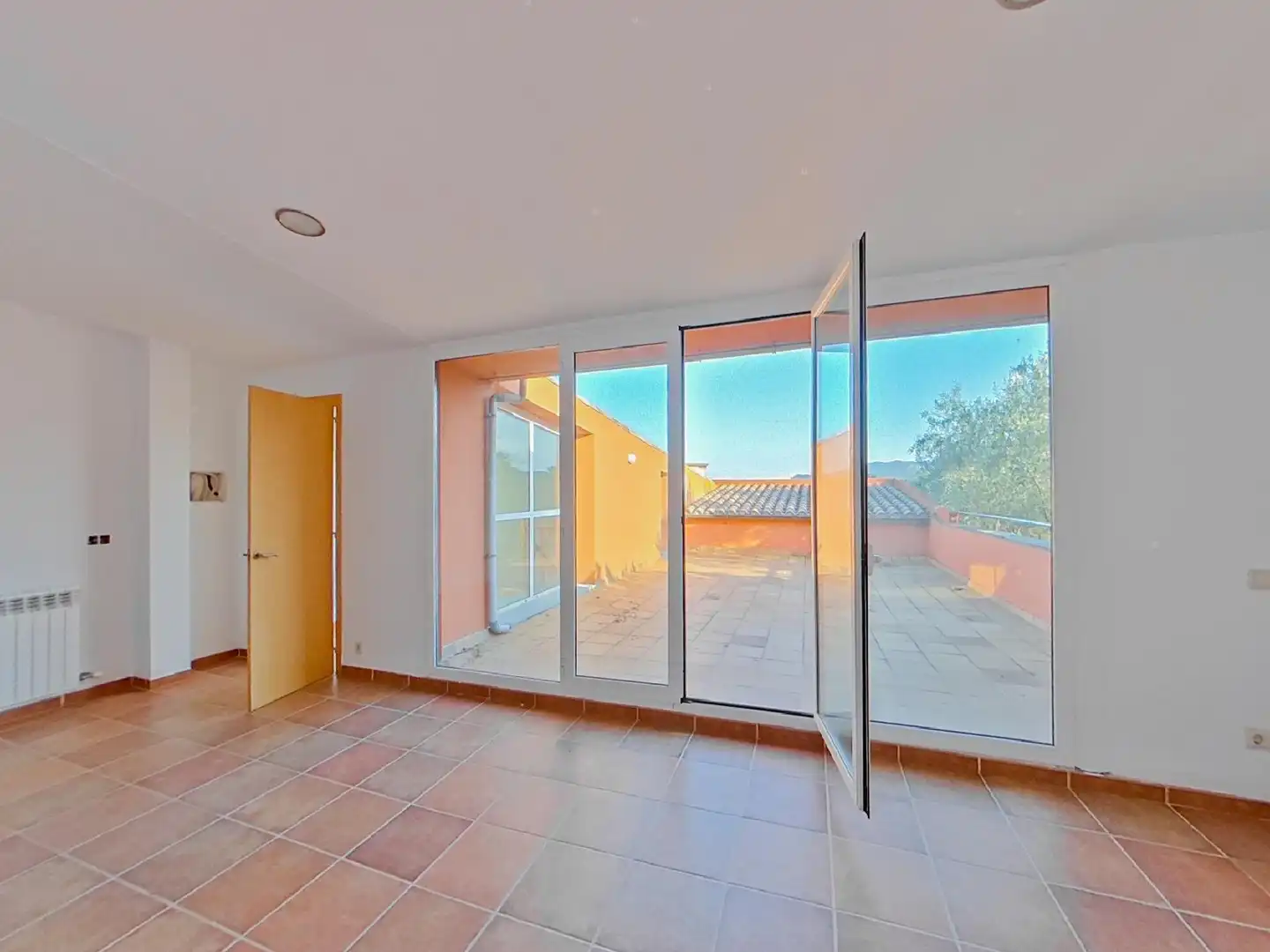 Terrace of Houses for sale in Montagut i Oix