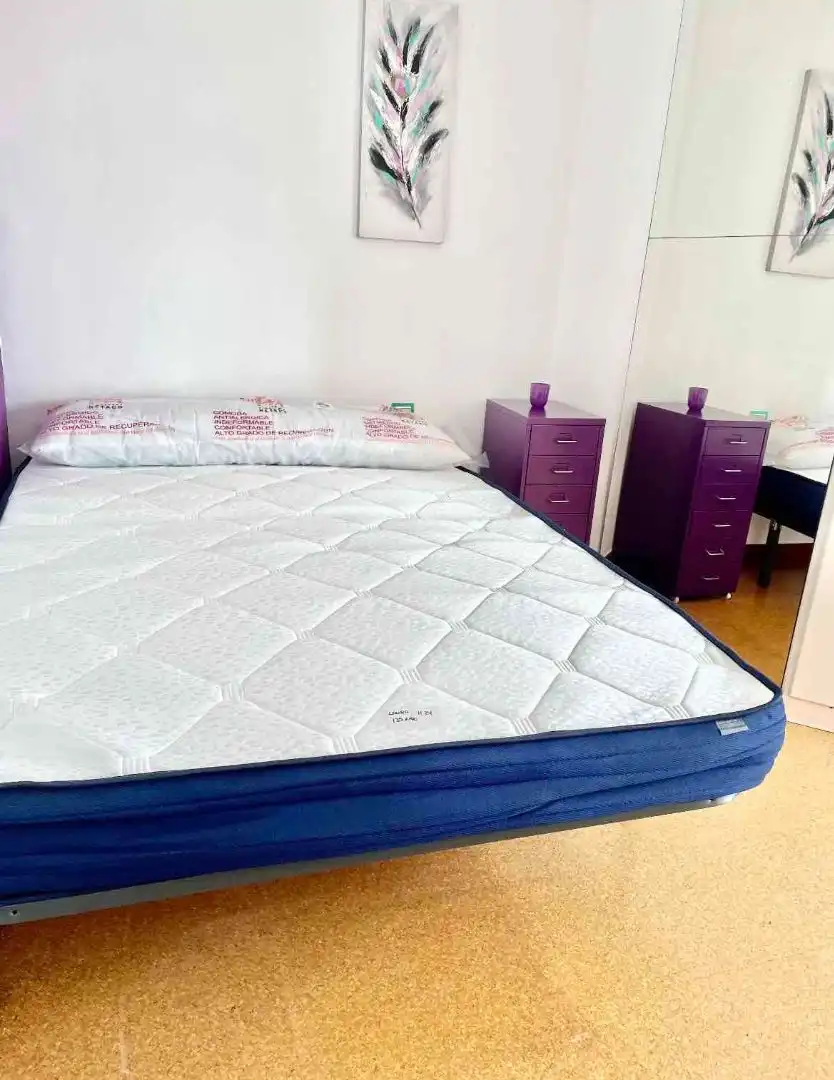 Schlafzimmer von Wohnung zur untervermieten in Valencia mit Klimaanlage, Heizung und Möbliert