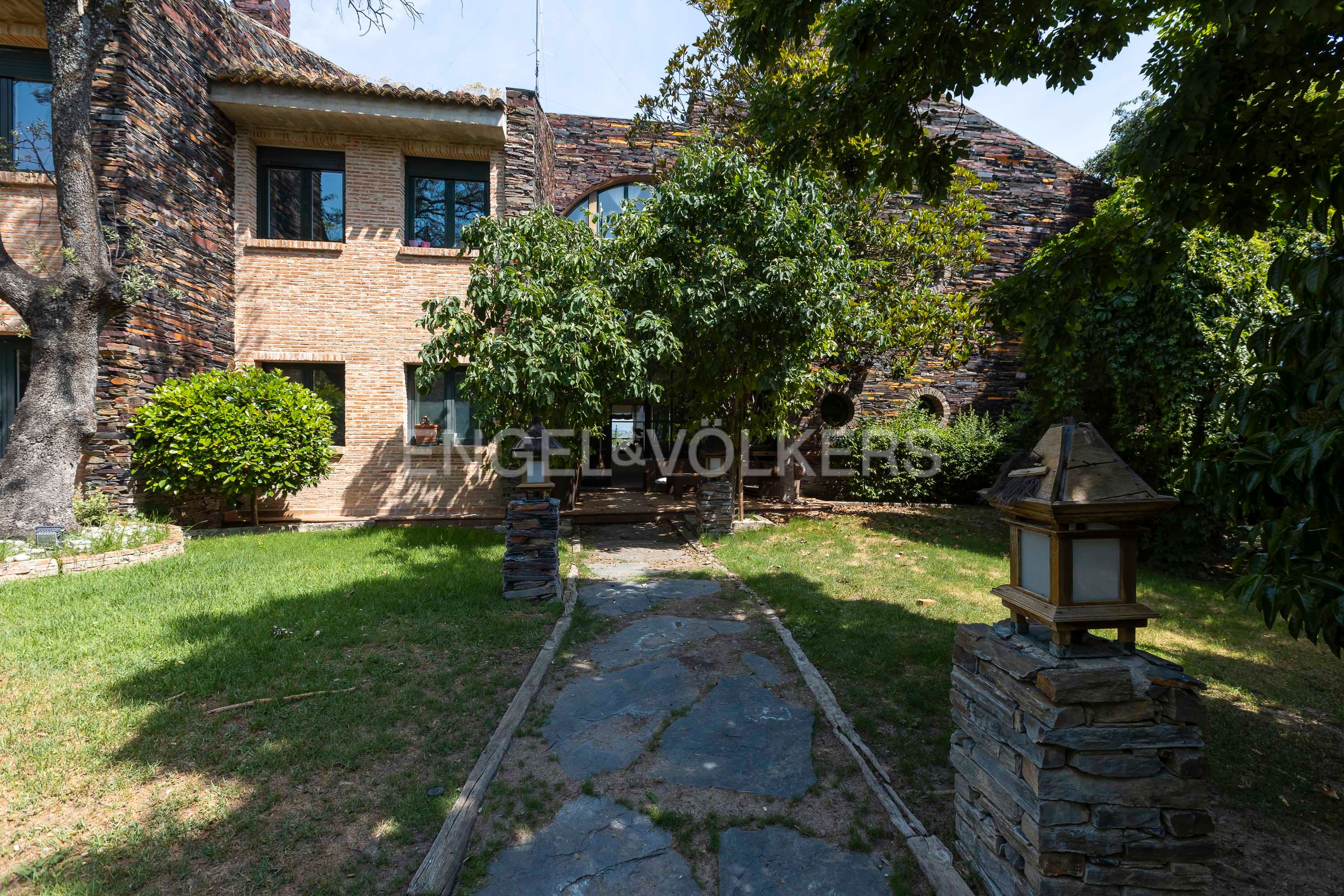 Vista exterior de Finca rústica en venda en Ciudalcampo amb Aire condicionat, Calefacció i Jardí privat