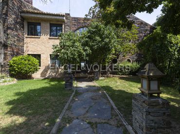 Casa rustica con balcone in vendita a Ciudalcampo