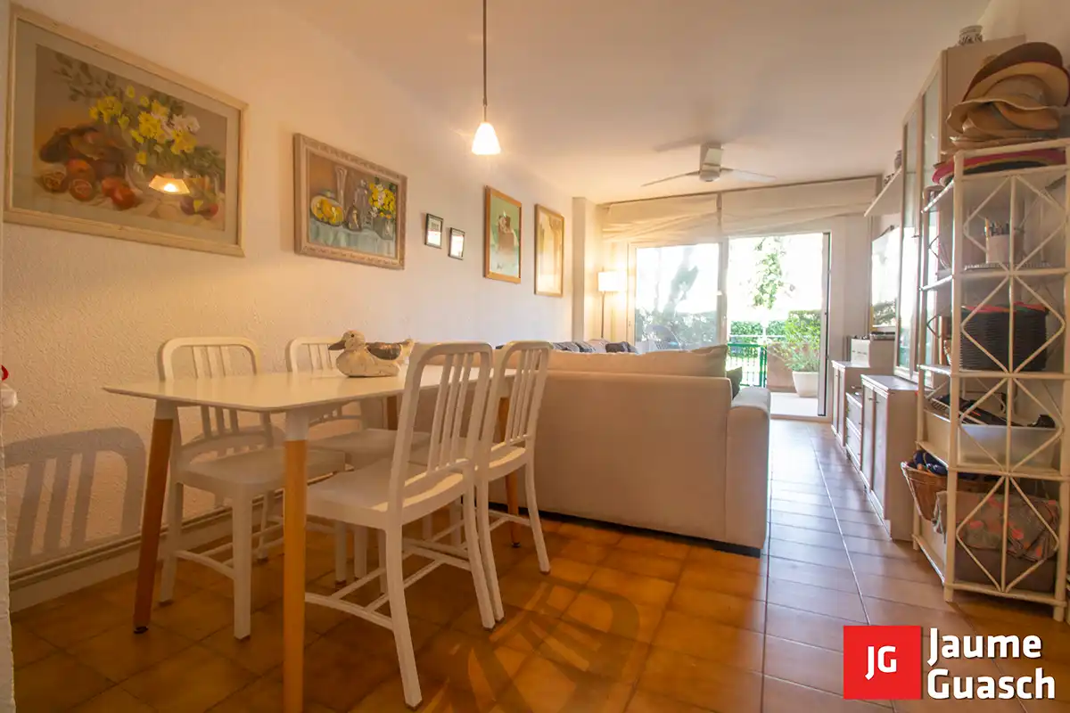 Esszimmer von Erdgeschoss zum Verkauf in Torredembarra mit Klimaanlage, Heizung und Terrasse