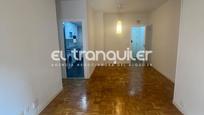 Living room of Flat to rent in  Madrid Capital  with Air Conditioner, Parquet flooring and Terrace