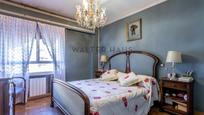 Bedroom of Flat for sale in  Madrid Capital