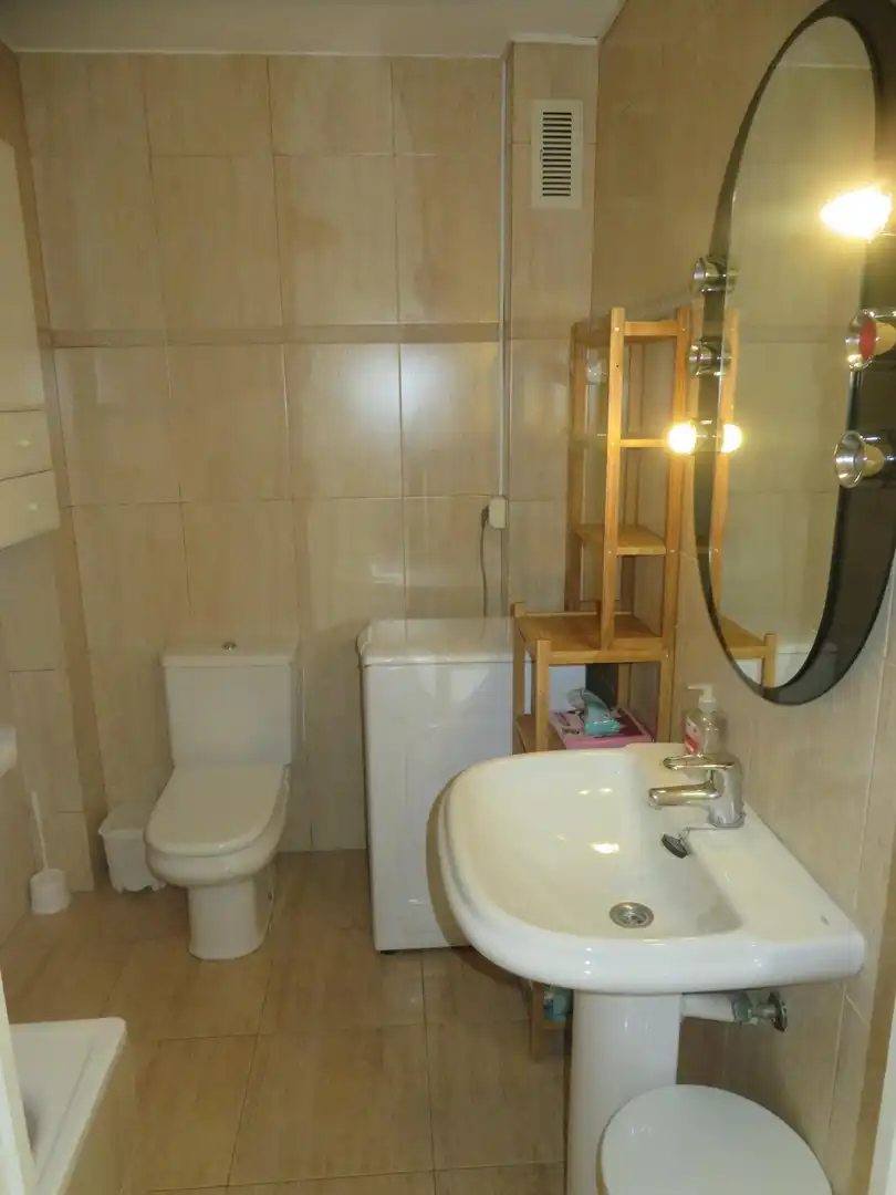 Baño de Loft de alquiler en Barcelona con Parquet y Balcón
