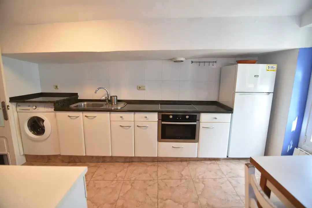 Küche von Wohnung zum Verkauf in Soraluze / Plasencia de las Armas mit Heizung und Abstellraum