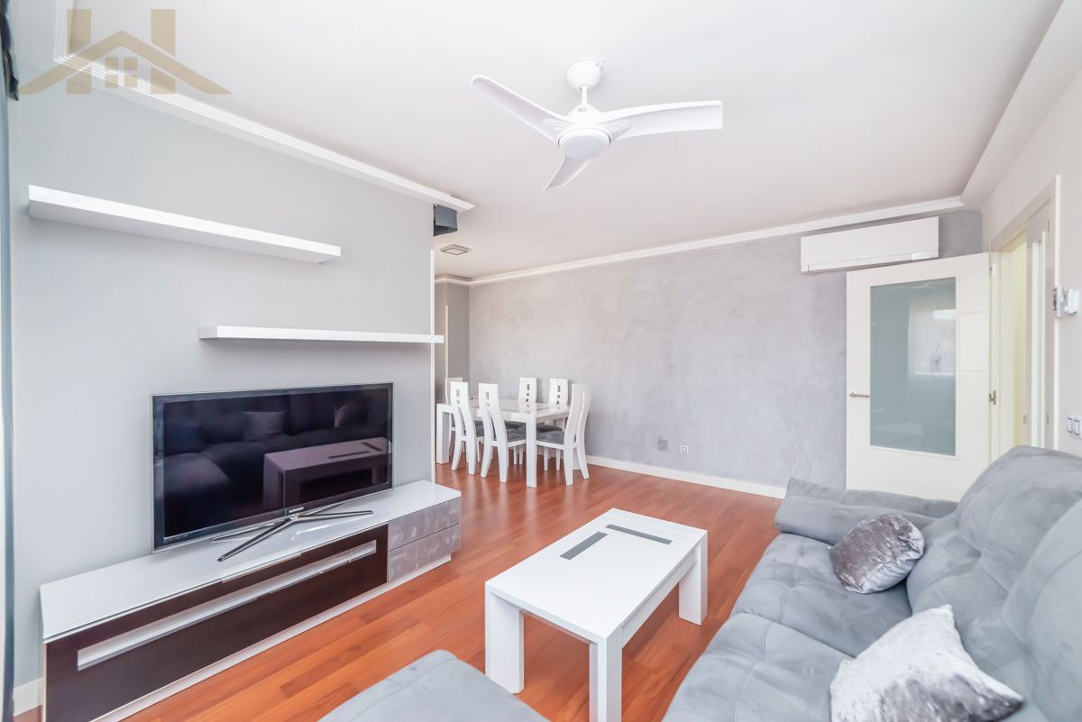 Living room of Attic for sale in Pinto  with Air Conditioner, Heating and Parquet flooring