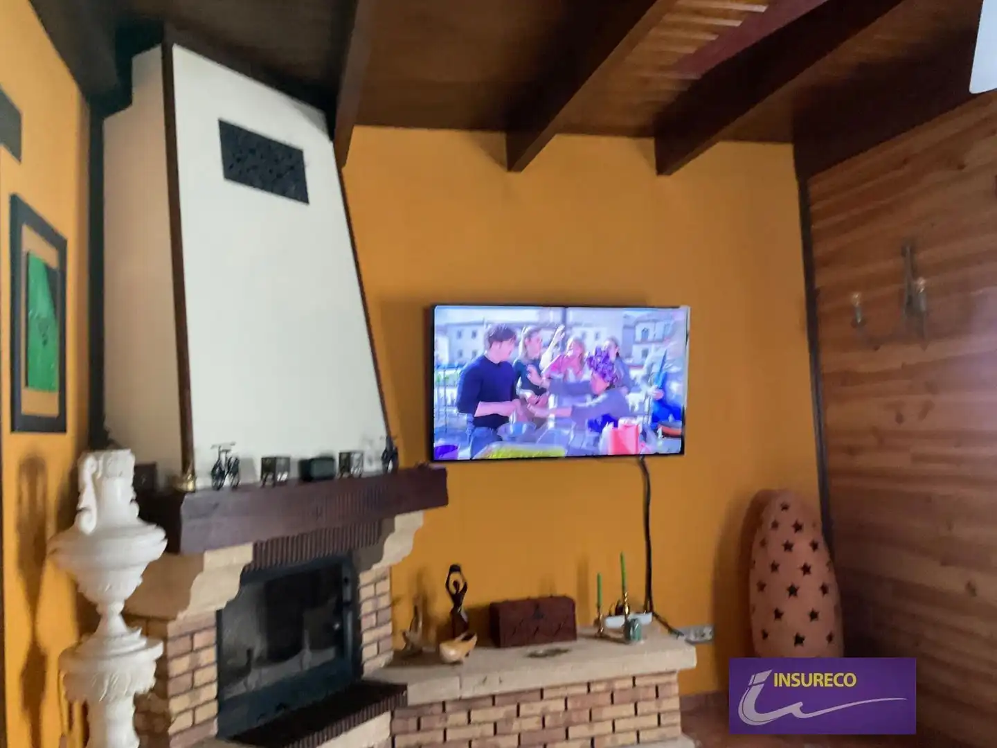 Sala d'estar de Casa o xalet en venda en Bustillo del Páramo amb Calefacció, Jardí privat i Parquet