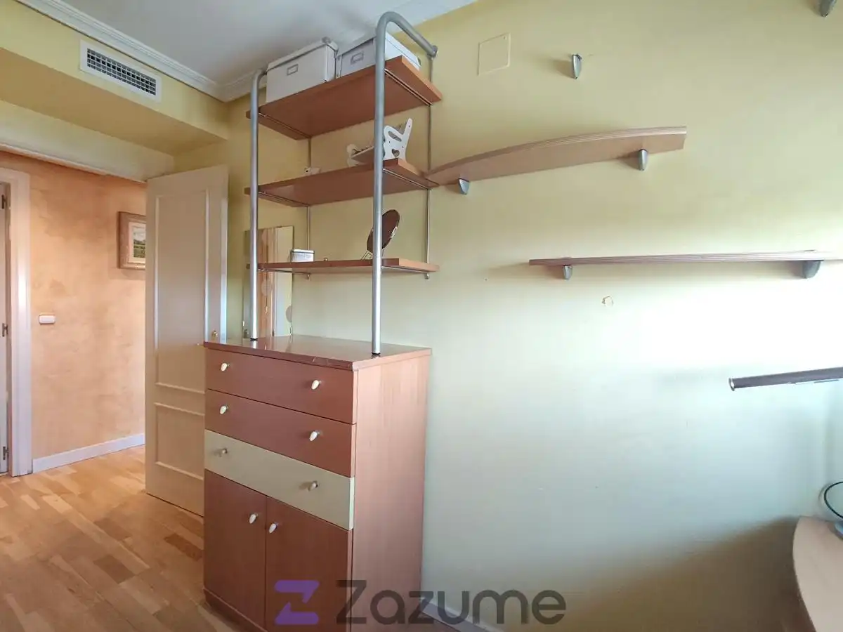 Schlafzimmer von Wohnung zur Miete in Usera